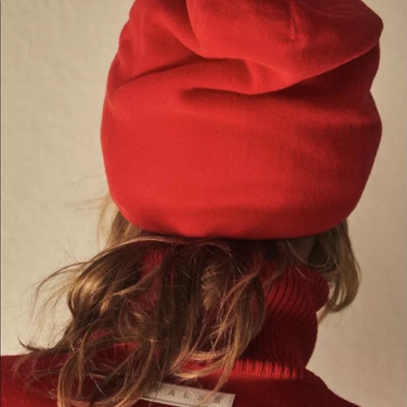 Free People Movement Fleece Beanie Red & Light Blue Contrast Cuff Logo - Picture 4 of 4